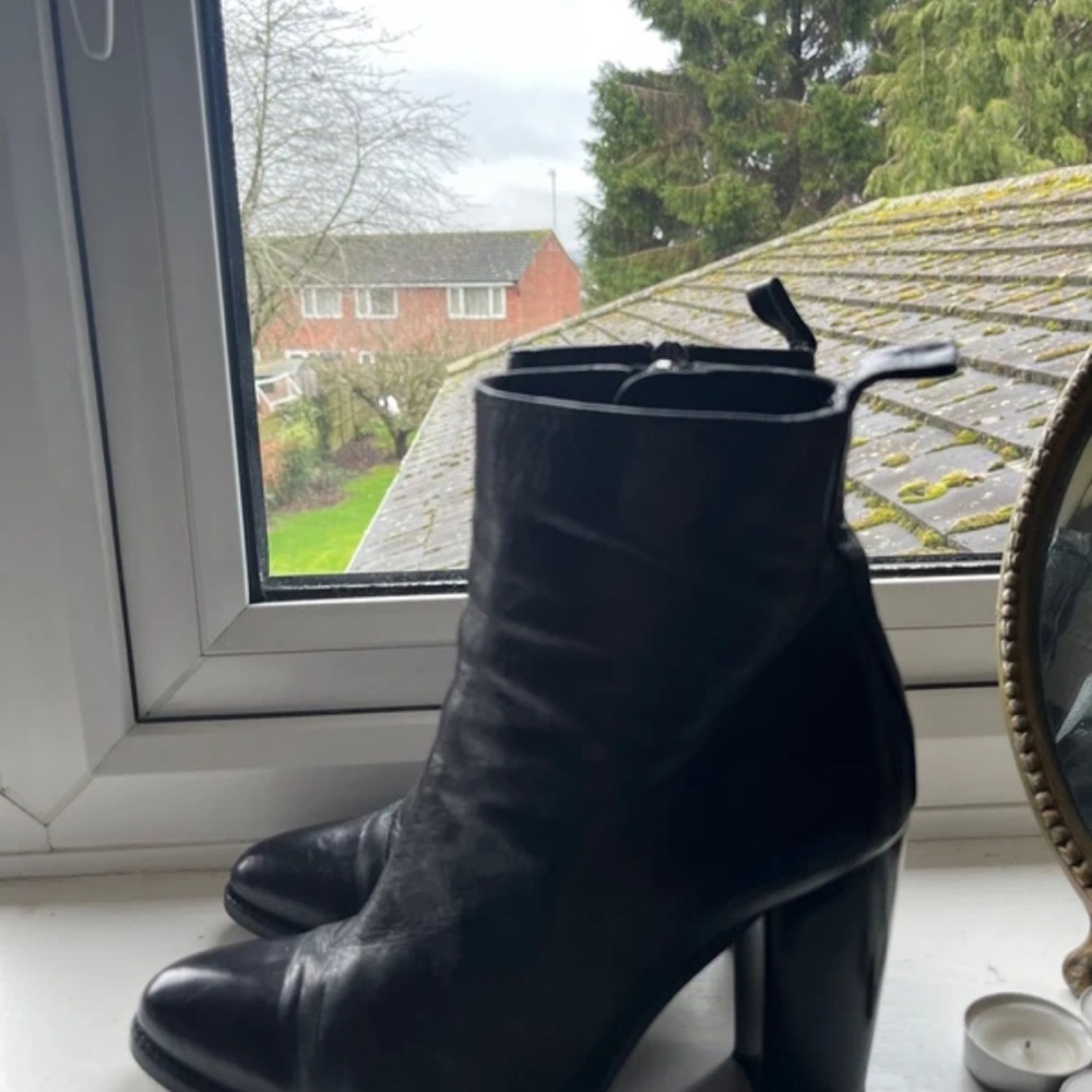 Zara Elegant Black Heeled Boots